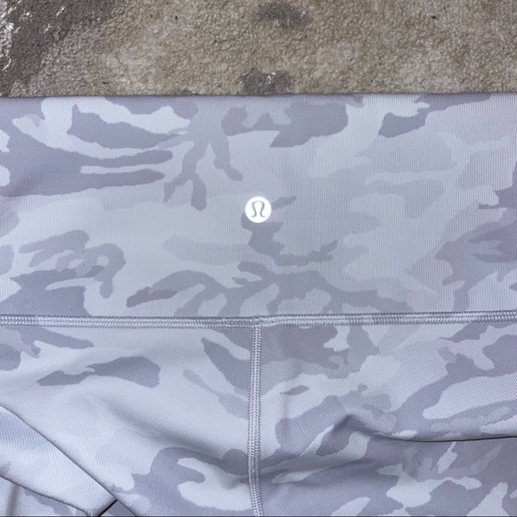 NWT Wunder Under HR TIGHT 25” x Soulcycle - Picture 6 of 6